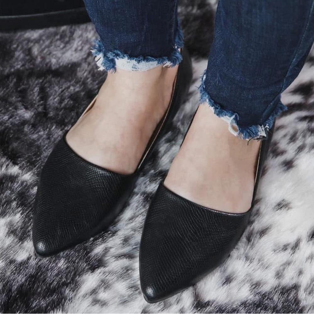 Taxi black snakeskin flats